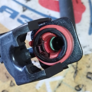 Шланг топливный Mazda ZL271349XD Familia BJ5W ZL-DE/ZL-VE 2WD ПОДАЧА соединение топливопровода между двс и кузовом