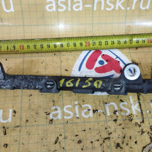 Топливная рейка Toyota 4A-FE/5A-FE Corolla AE101 '06.1991-08.1993 с клапаном 23280-15020 23814-15040 / 23814-15041