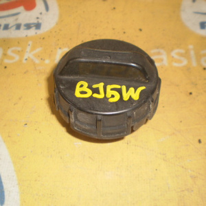 Крышка бензобака Mazda Familia BJ5W
