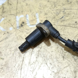 Датчик ABS Nissan Wingroad VEW11/VEY11/VFY11/VGY11/VW11/VY11/WFY11/WHY11/WRY11 зад, прав ОБРЕЗАНА ФИШКА 47900-WD901
