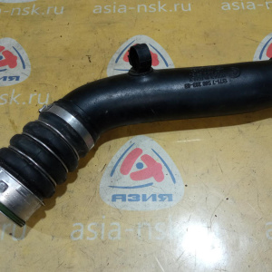 Патрубок интеркулера BMW 13717588283 X1 E84 N20B20A '2012 R правый