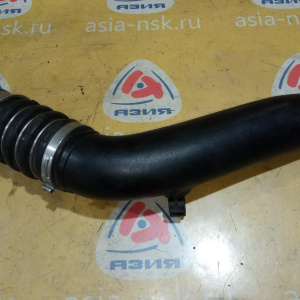 Патрубок интеркулера BMW 13717588283 X1 E84 N20B20A '2012 R правый