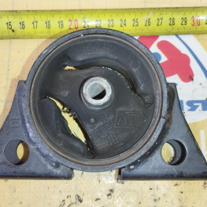 Подушка двигателя Nissan SR18 Primera U14/P11 2WD a/t F 11271-2J211