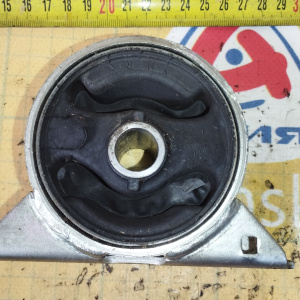 Подушка двигателя Mitsubishi 4G63 Airtrek CU2W 4WD a/t БЕЗ ТРЕЩИН КАК НОВАЯ F 1M-2380 / MN100289