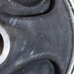 Подушка двигателя Mitsubishi 4G63 Airtrek CU2W 4WD a/t БЕЗ ТРЕЩИН КАК НОВАЯ F 1M-2380 / MN100289