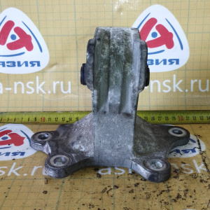 Подушка двигателя Mitsubishi 4G93 Galant EA1A/EC1W 2WD a/t GDI F4A421 не большой надрыв L RM-3353 / RM-5353 / MR272744