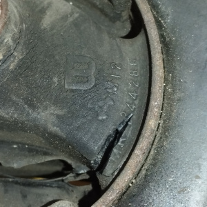 Подушка двигателя Mitsubishi 4G93 EA1A 2WD a/t GDI зад ДЕФЕКТ R MR198568 / MR244286
