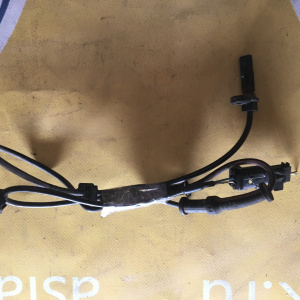 Датчик ABS Mazda Axela BM6FJ перед, лев