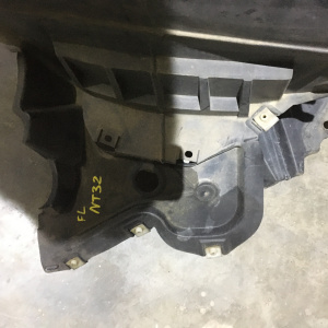 Подкрылок Nissan X-Trail NT32 перед, лев 63843-4CB0A