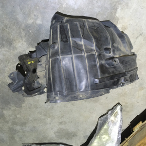 Подкрылок Nissan X-Trail NT32 перед, лев 63843-4CB0A