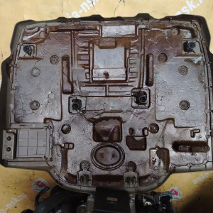 Накладка декоративная на двс Toyota/Lexus 1URFSE LS460 USF40 1120938010