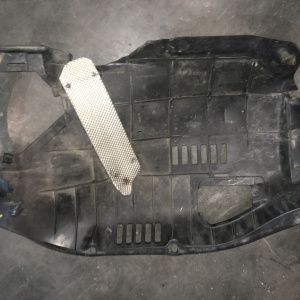 Защита двигателя Toyota M910A Tank дефект 51442-B1030