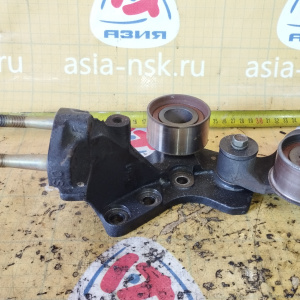 Крепление подушки ДВС Mitsubishi 4G63 RVR/Chariot N13W/N23W/N33W/N43W '01.06.1992-09.1997 SOHC + 2 ролика перед, лев ( S10 / 650 ) MD189176