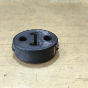 Подушка глушителя Subaru 44066-AE021 Forester SH5/YA4/SJ5/GE2/GH2/BR9/BS9 R (подушка глушителя)