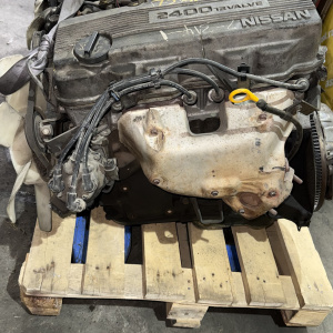 Двигатель Nissan KA24E-427294M Datsun/Pathfinder/Terrano D22
